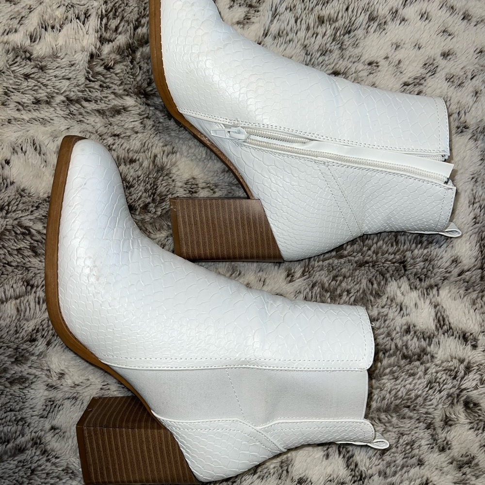 White snakeskin texture booties